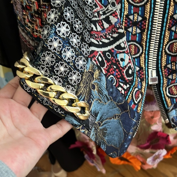 Beautiful beaded textured fitted jacket - Picture 3 of 5